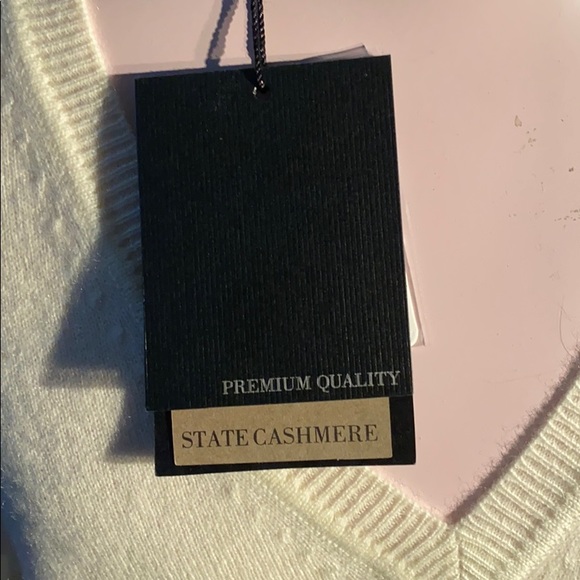100% Cashmere Light Sweater - Picture 3 of 7